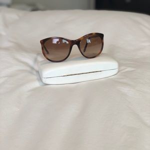 Designer: Burberry Sunglasses